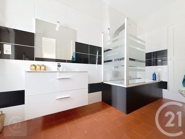 Afficher la photo en grand Maison à vendre - 7 pièces - 165 m2 - Colombiers - 34 - LANGUEDOC-ROUSSILLON