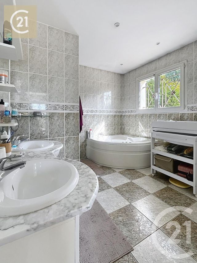 Afficher la photo en grand Maison à vendre - 8 pièces - 246 m2 - Beziers - 34 - LANGUEDOC-ROUSSILLON