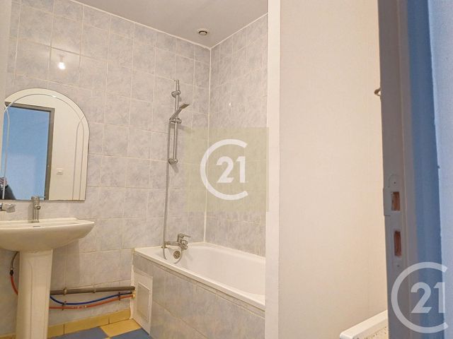 Afficher la photo en grand Appartement F3 à louer - 3 pièces - 60,23 m2 - Beziers - 34 - LANGUEDOC-ROUSSILLON
