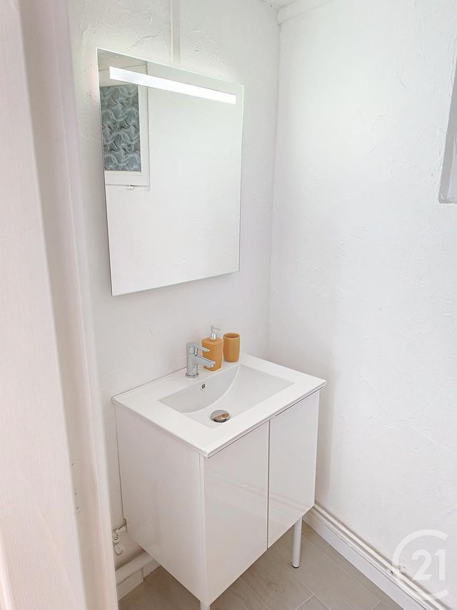 Appartement F1 &agrave; louer - 1 pi&egrave;ce - 22 m2 - Beziers - 34 - LANGUEDOC-ROUSSILLON