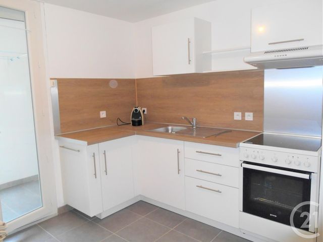 Appartement F4 &agrave; louer - 4 pi&egrave;ces - 65 m2 - Beziers - 34 - LANGUEDOC-ROUSSILLON
