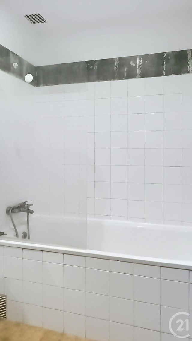 Maison &agrave; louer - 3 pi&egrave;ces - 93 m2 - Cazedarnes - 34 - LANGUEDOC-ROUSSILLON