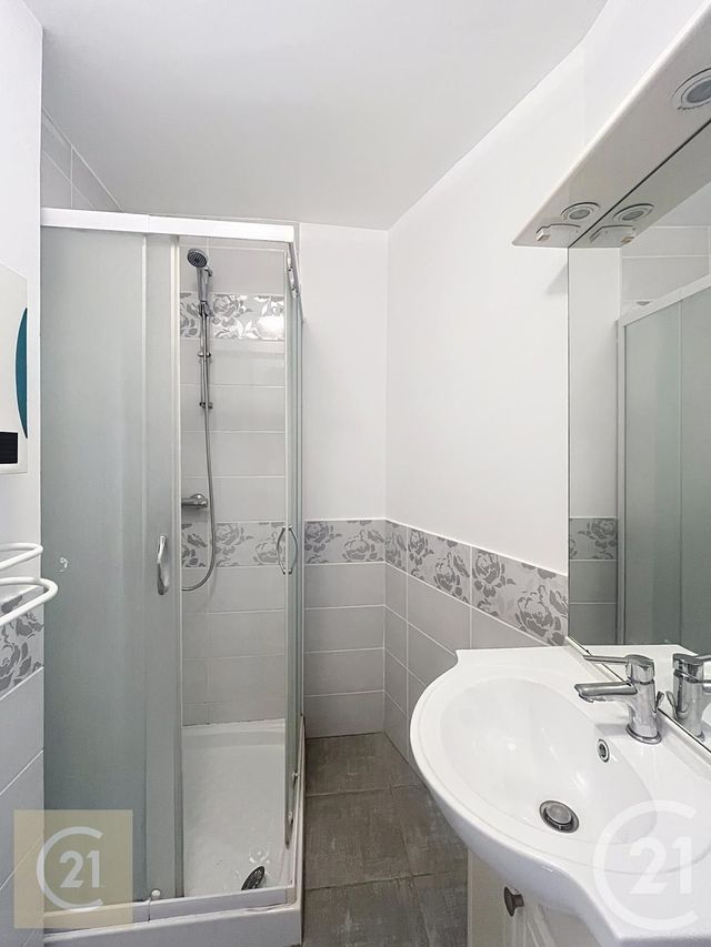 Maison &agrave; louer - 2 pi&egrave;ces - 28 m2 - Puisserguier - 34 - LANGUEDOC-ROUSSILLON